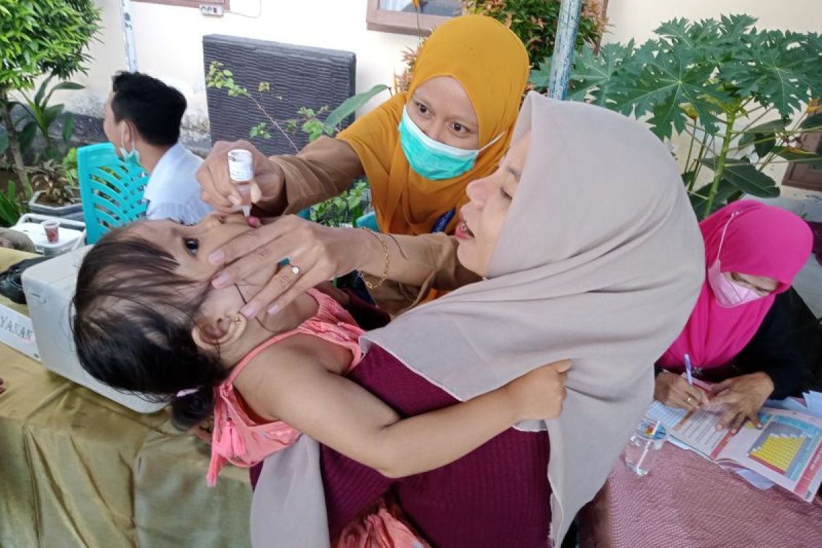 Cakupan imunisasi polio di Mataram diupayakan 100 persen