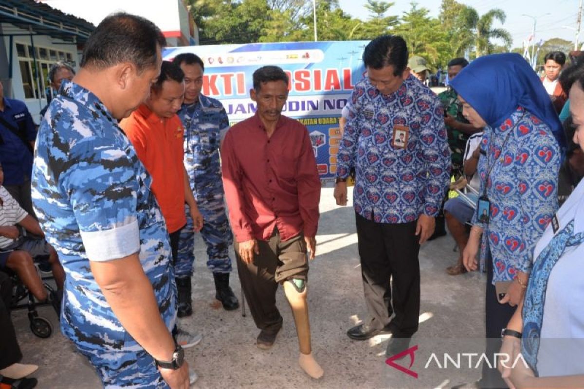 Lanud Sjamsudin Noor salurkan 25 kaki palsu sambut Hari Bakti TNI AU