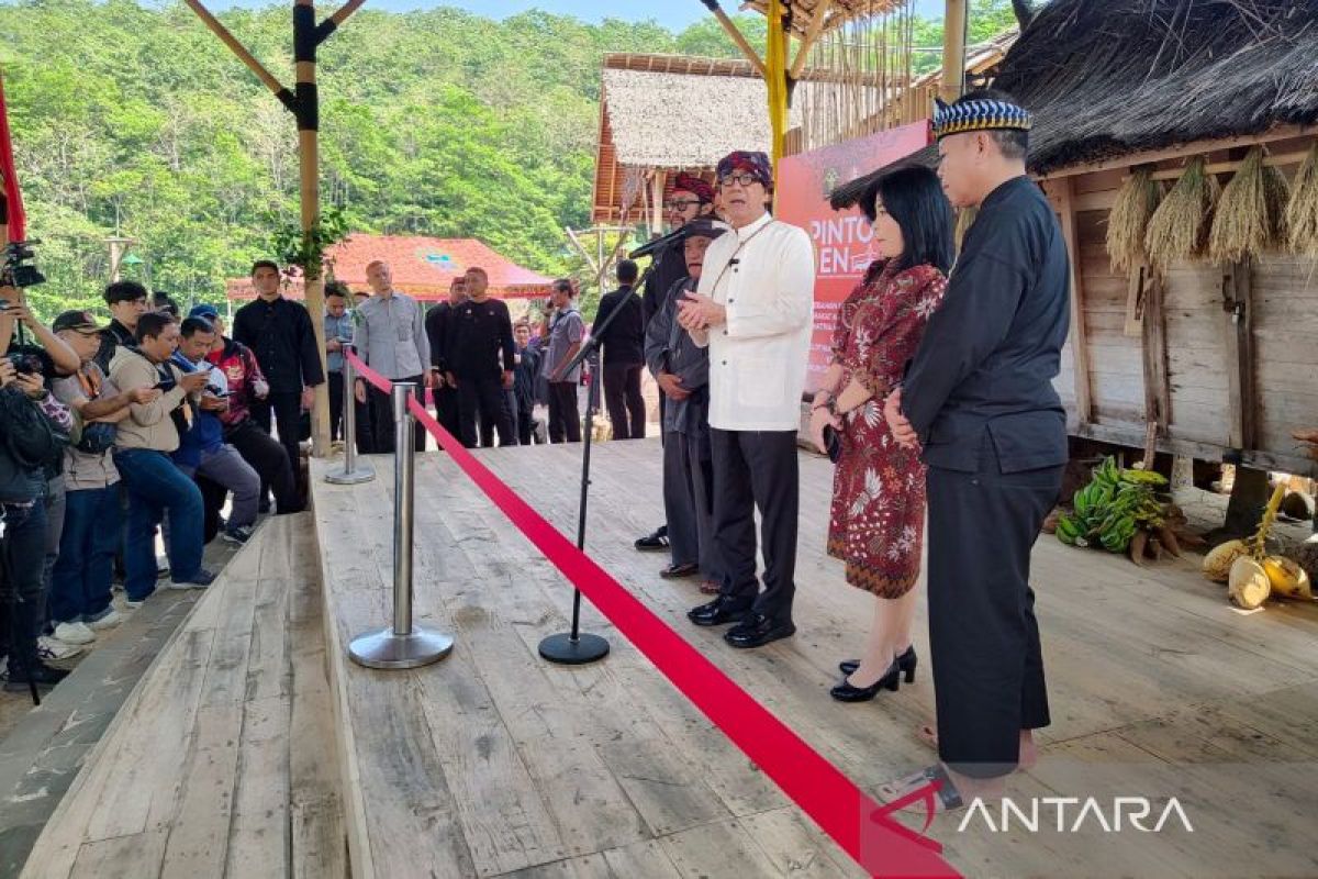 Menkumham ingatkan masyarakat adat harus dijaga demi identitas bangsa