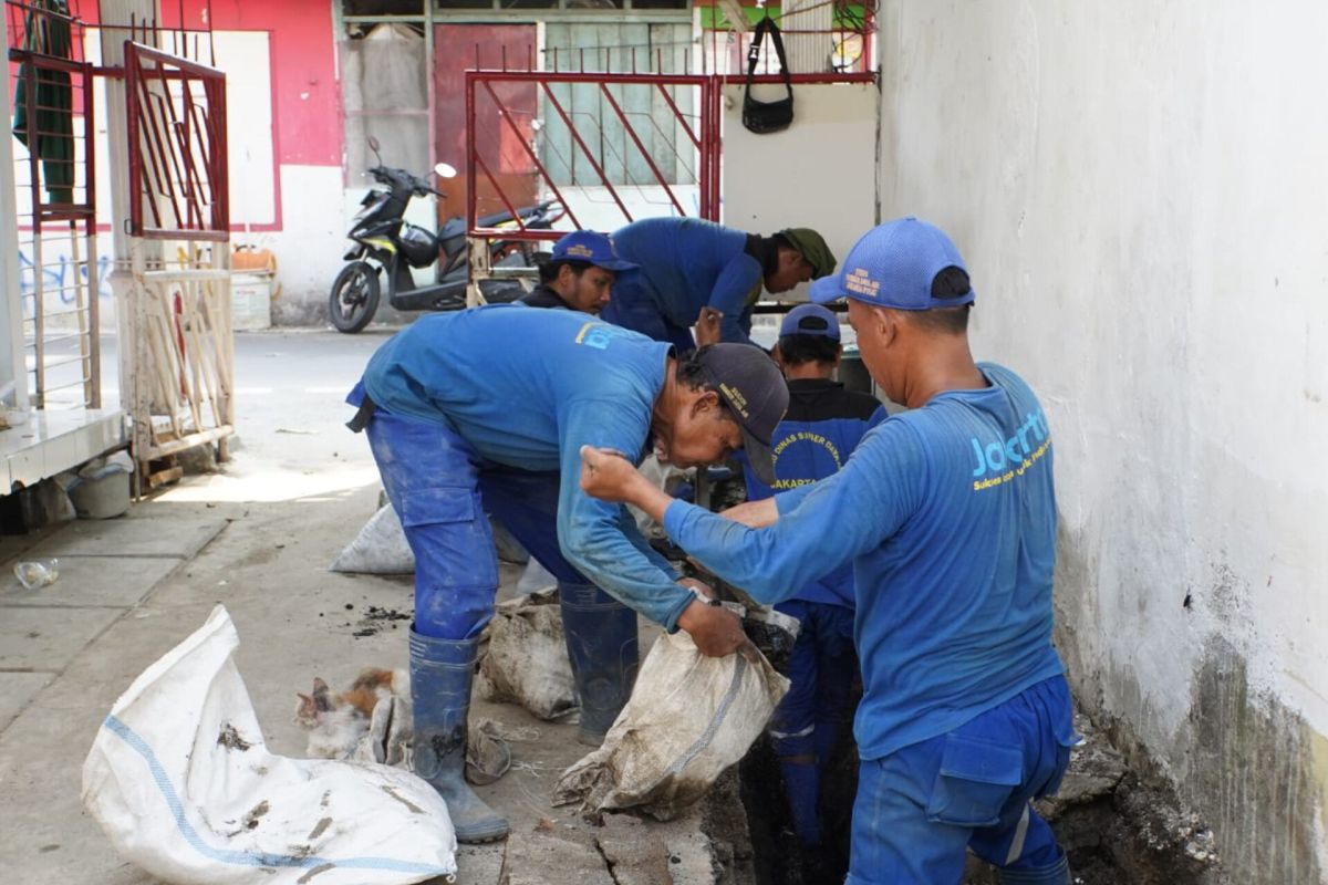 Normalisasi saluran di Jalan Kepu Barat 7 Jakpus capai 90 persen