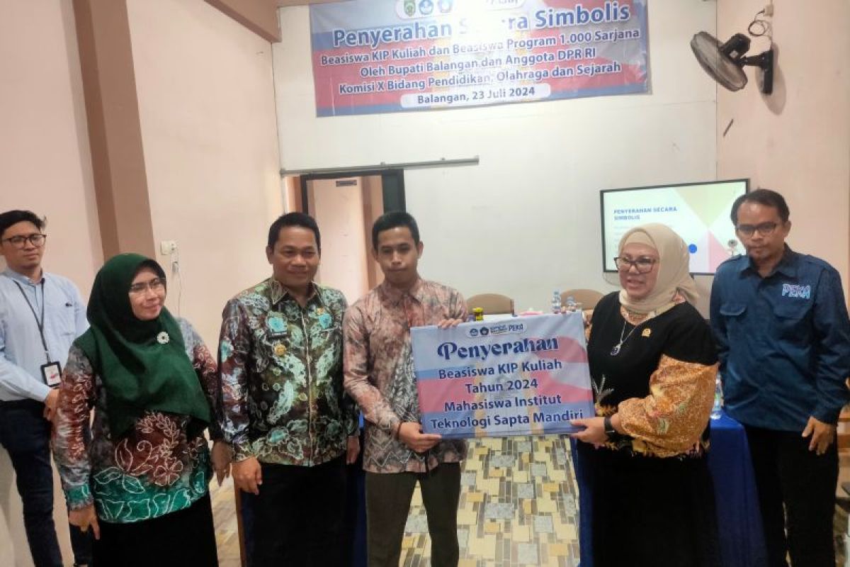 DPR RI puji Pemkab Balangan atas program beasiswa 1.000 sarjana