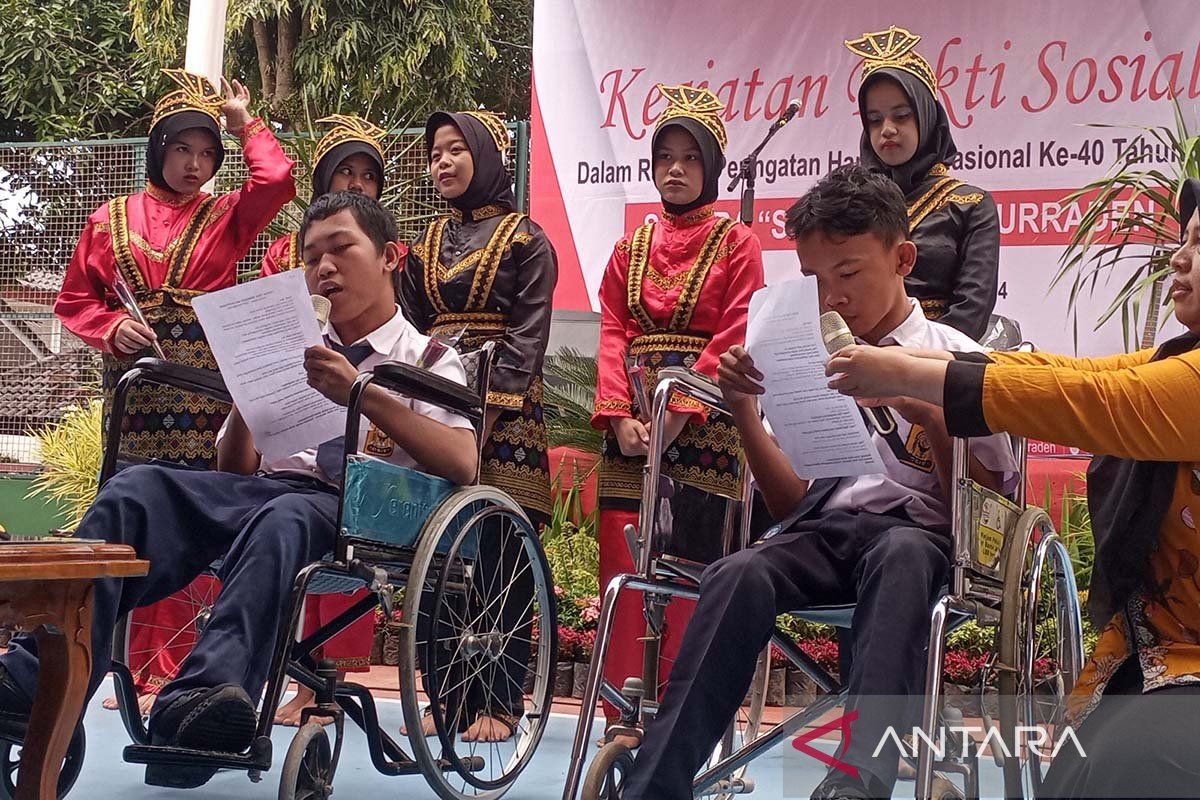 Kementerian Sosial  berikan bantuan untuk anak-anak di Banyumas