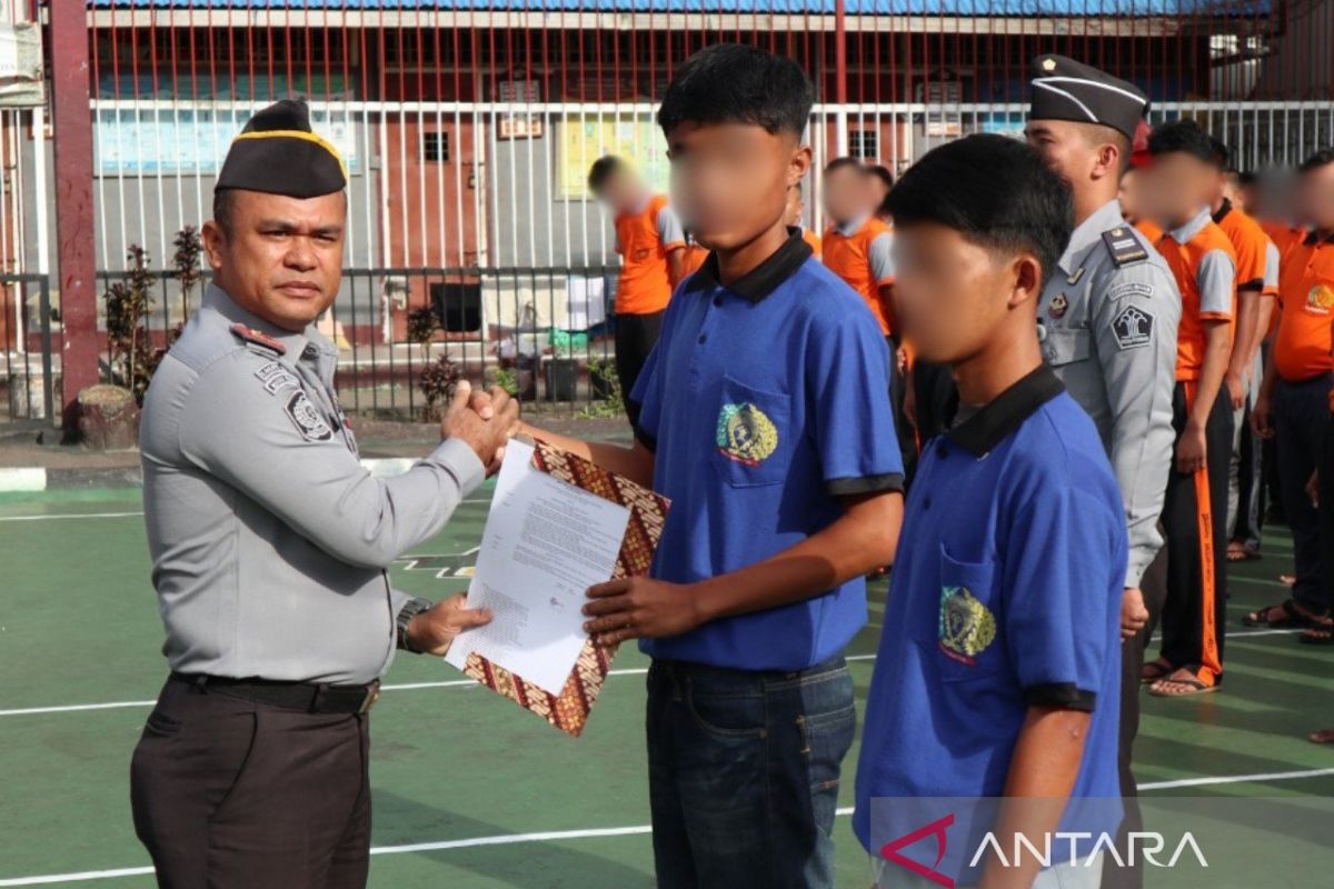 Dua anak binaan Rutan Tarutung terima pengurangan masa pidana