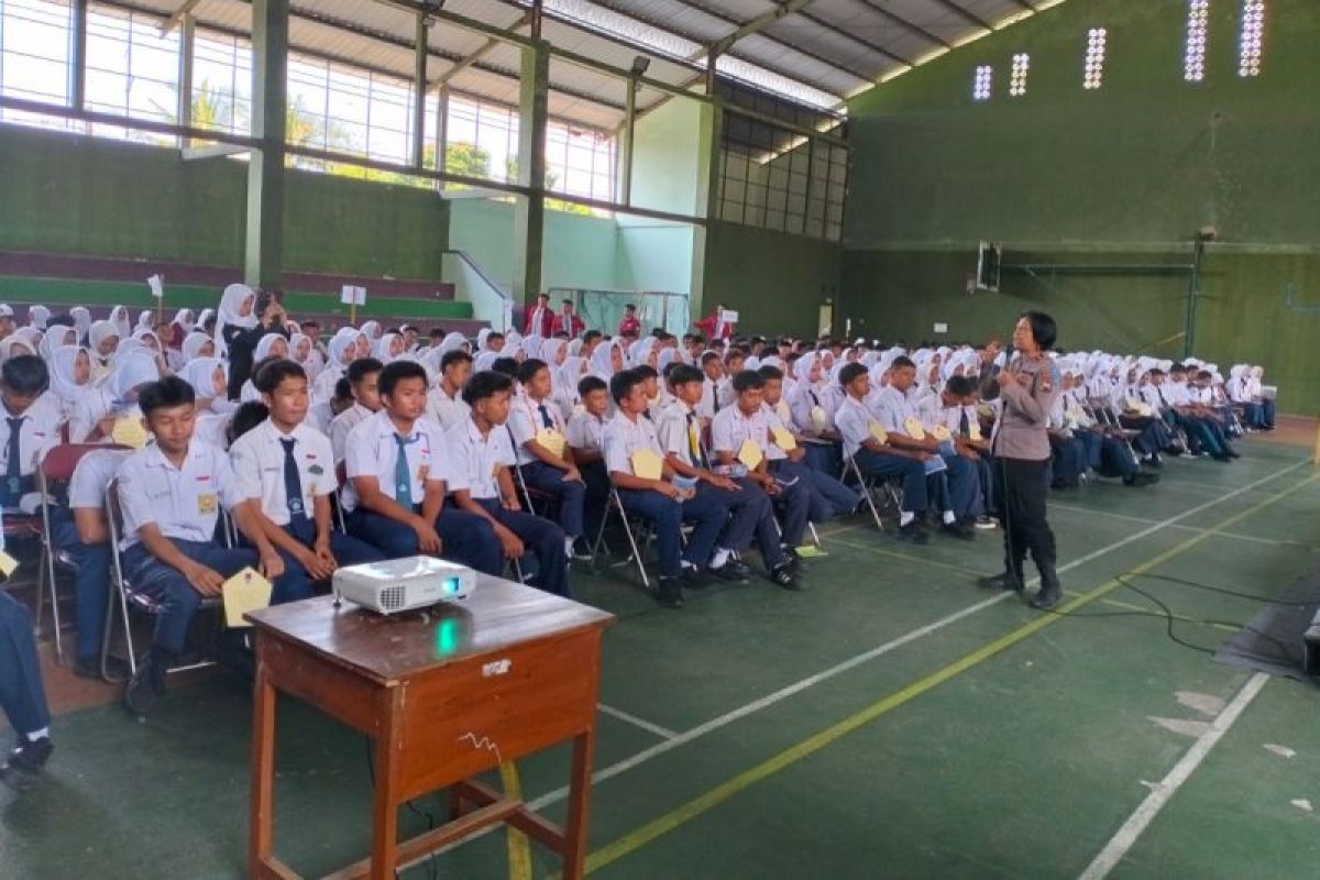 Polres Magelang  Kota sosialisasikan Operasi Patuh Candi kepada siswa