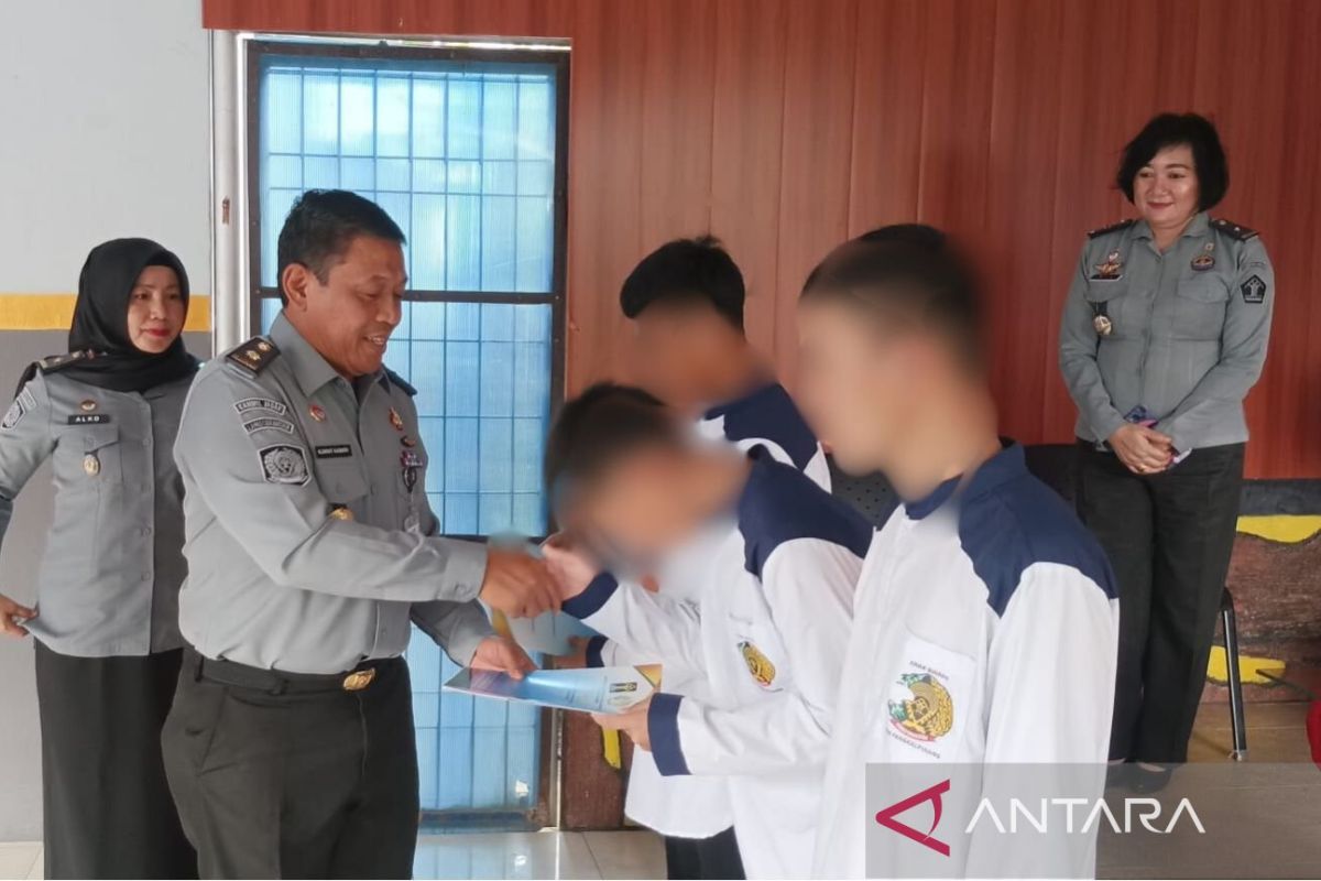 11 anak di LPKA Pangkalpinang terima remisi HAN 2024