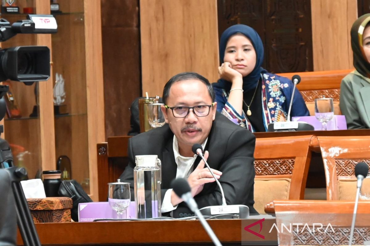 DPR RI ingatkan Permendikbudristek 19/2024 percepat sertifikasi guru