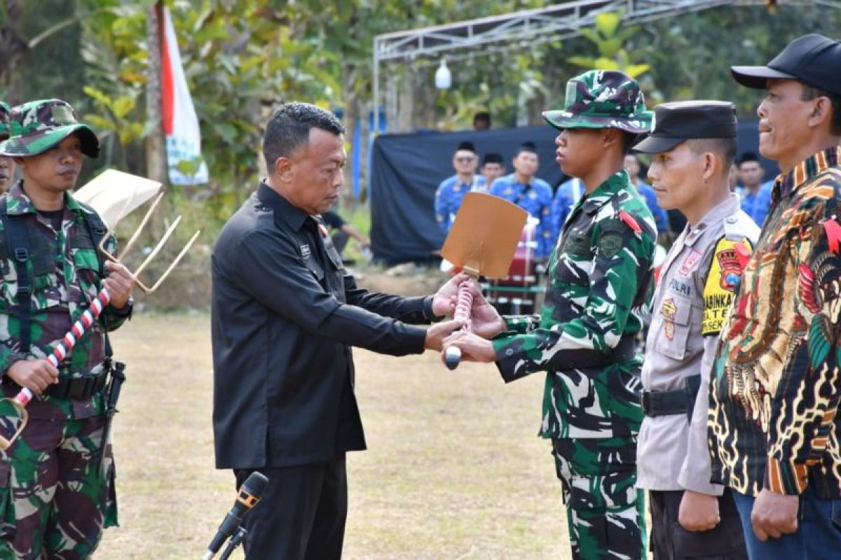 Bupati buka pelaksanaan TMMD Ke-121 di Desa Selur Ponorogo