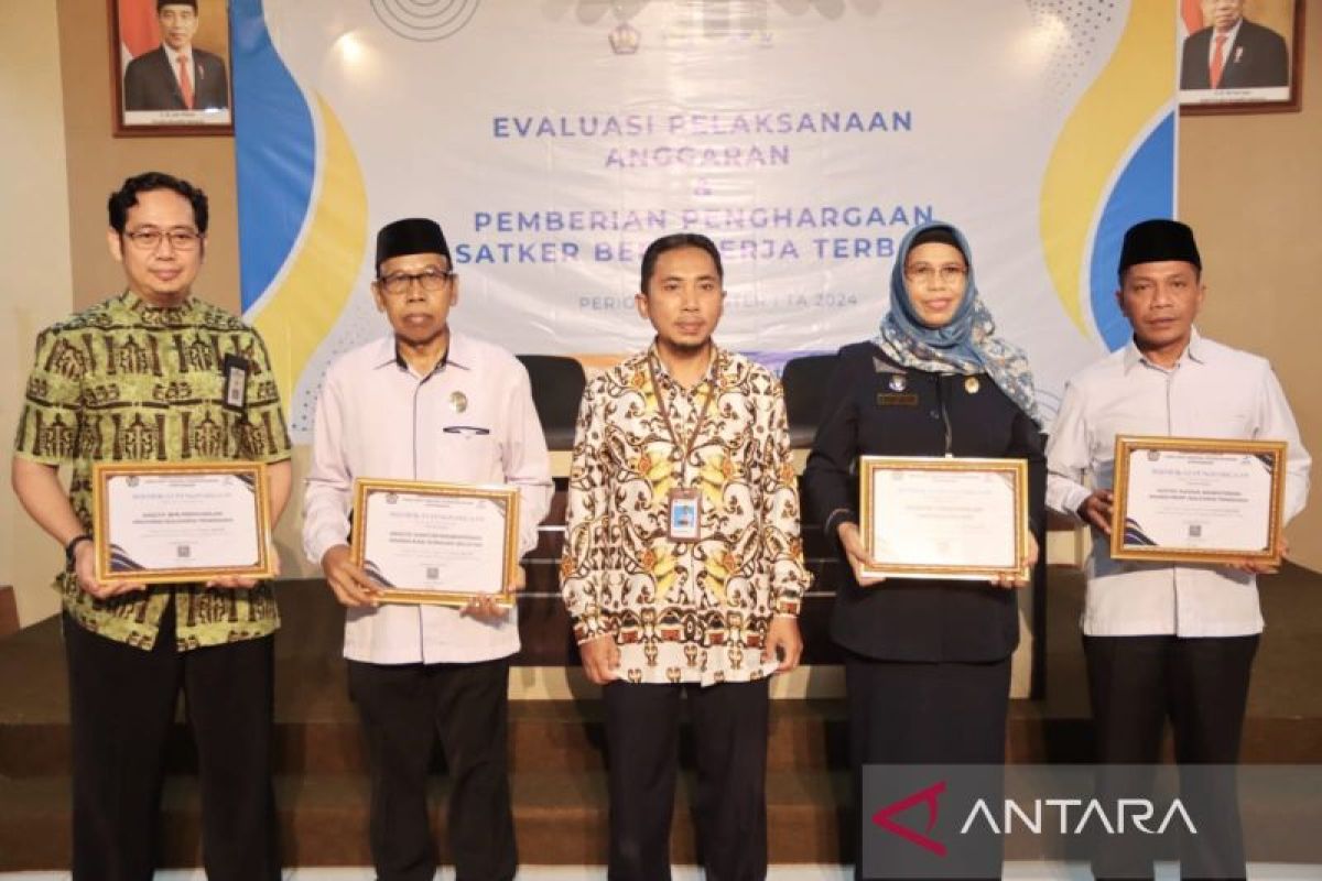 Kemenag Sultra raih dua penghargaan dari Dirjen Perbendaharaan KPPN Kendari