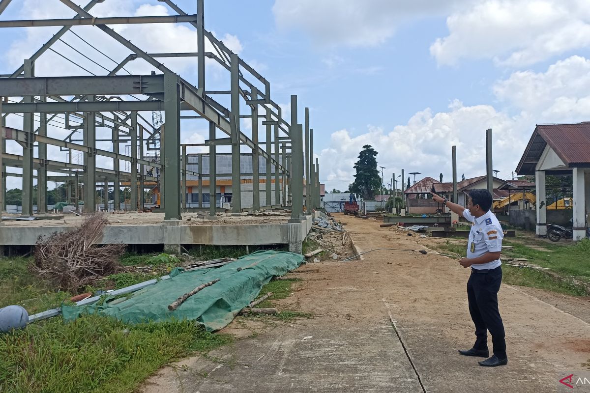 Pembangunan gedung terminal Bandara Pangsuma mencapai 60 persen