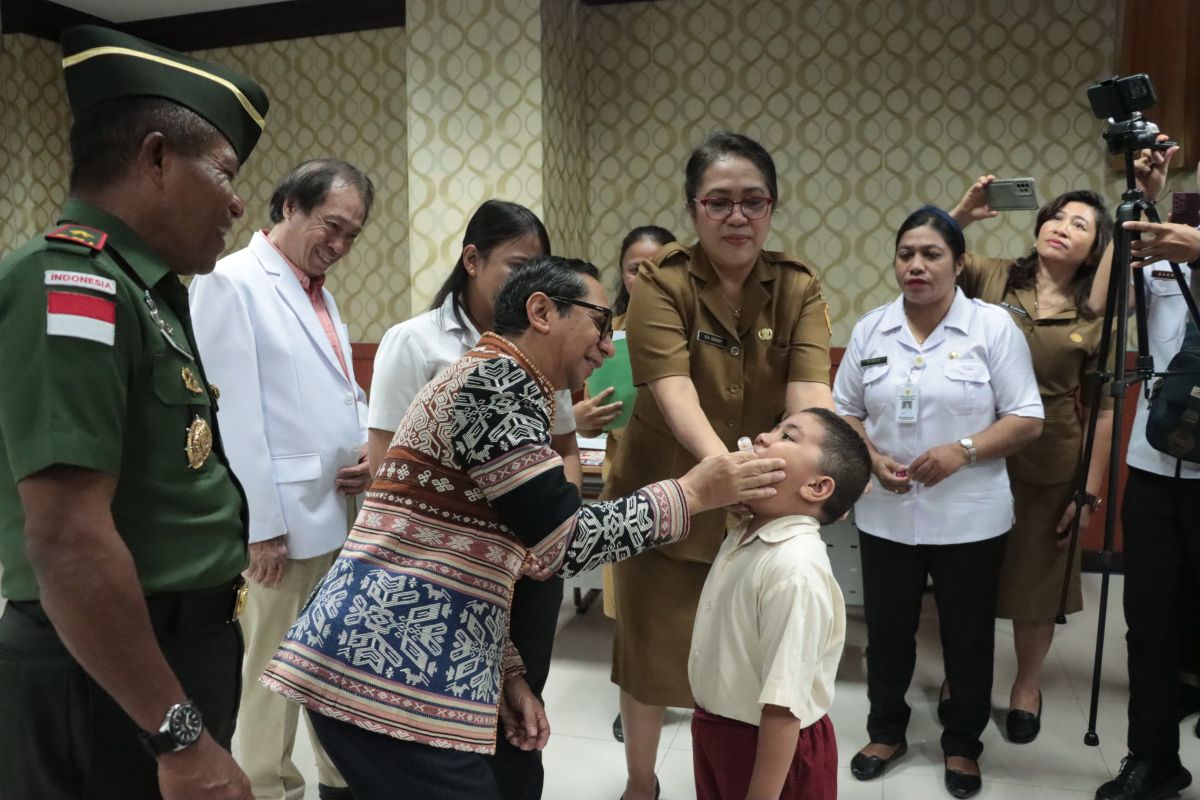 NTT regional govt targets 910,087 children to receive polio vaccine