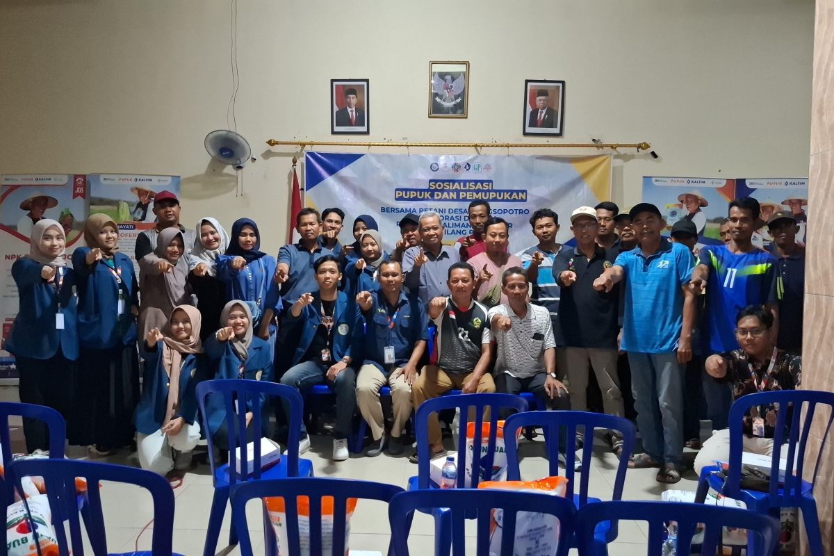 Mahasiswa Unair-Pupuk Kaltim beri pelatihan pembuatan kompos petani Madiun