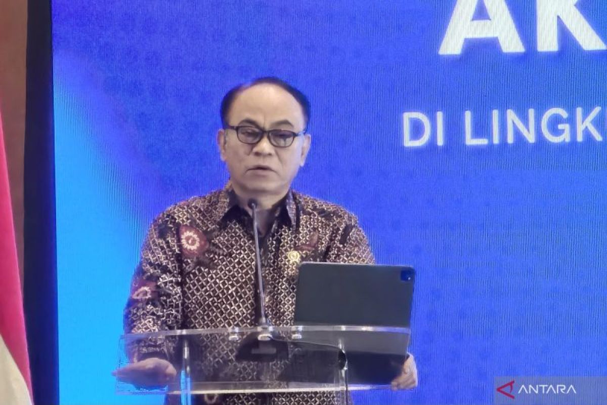 Minister says all Kominfo officials inked anti-online gambling pact