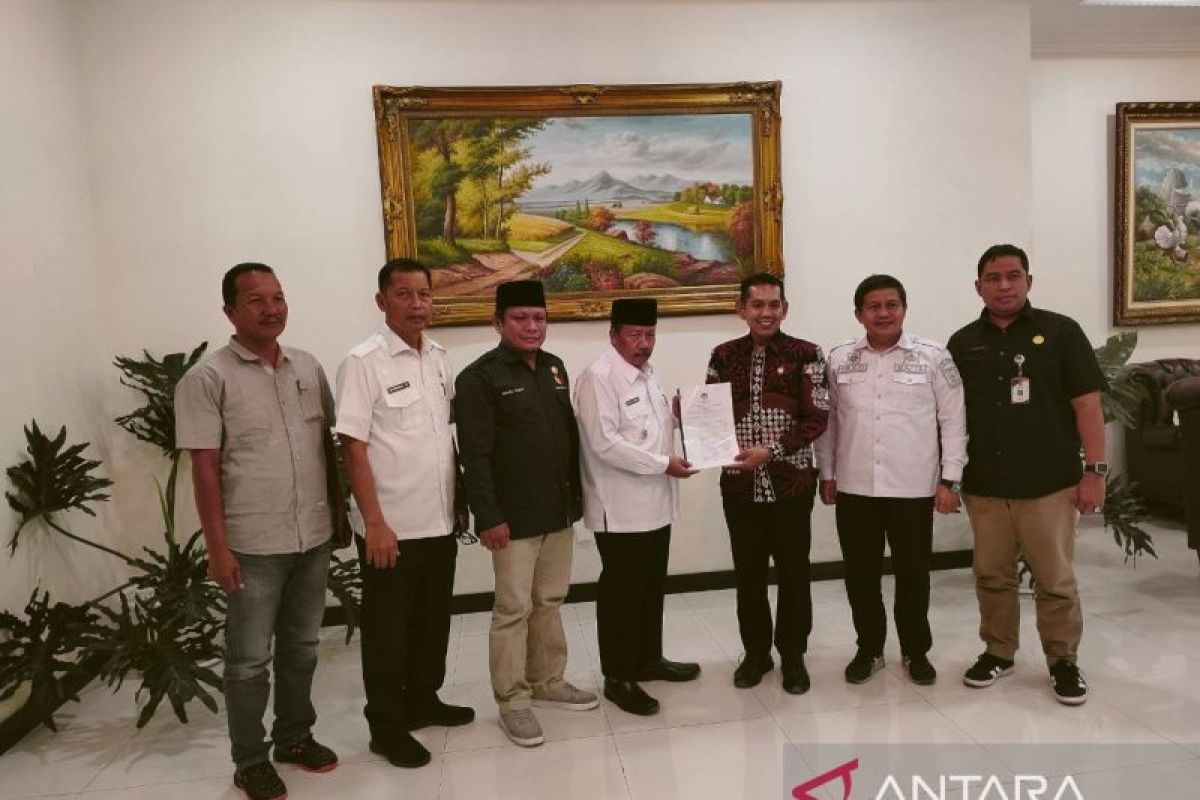 KPU Agam serahkan berkas usulan pelantikan anggota DPRD ke Bupati