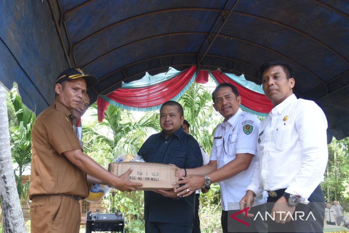 Warga Sipange Siunjam apresiasi kepada Dolly Pasaribu atas dukungan pendirian SMKN1 Sayur Matinggi