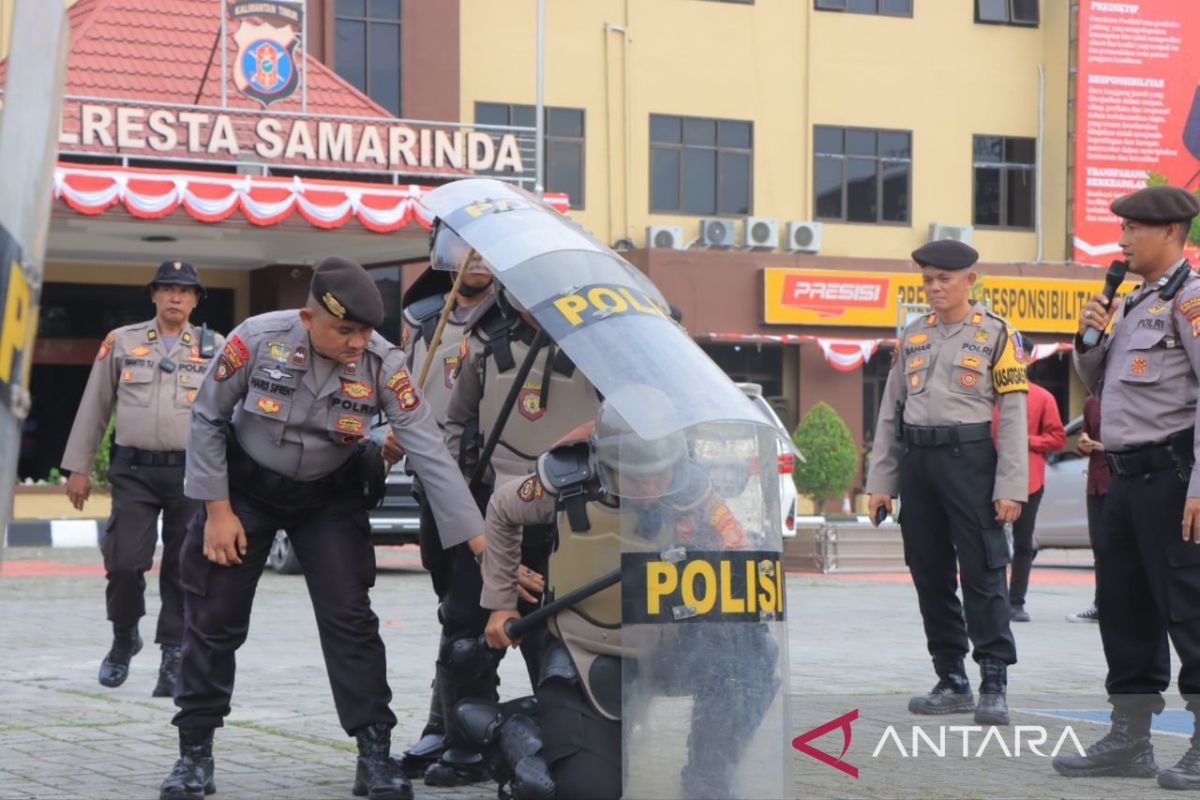 Polresta Samarinda  berlatih pengendalian massa amankan pilkada