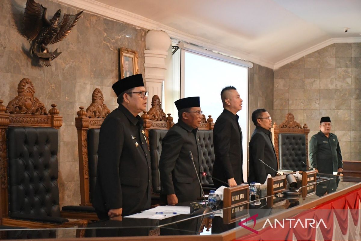 DPRD Kota Sukabumi sahkan dua raperda menjadi perda definitif