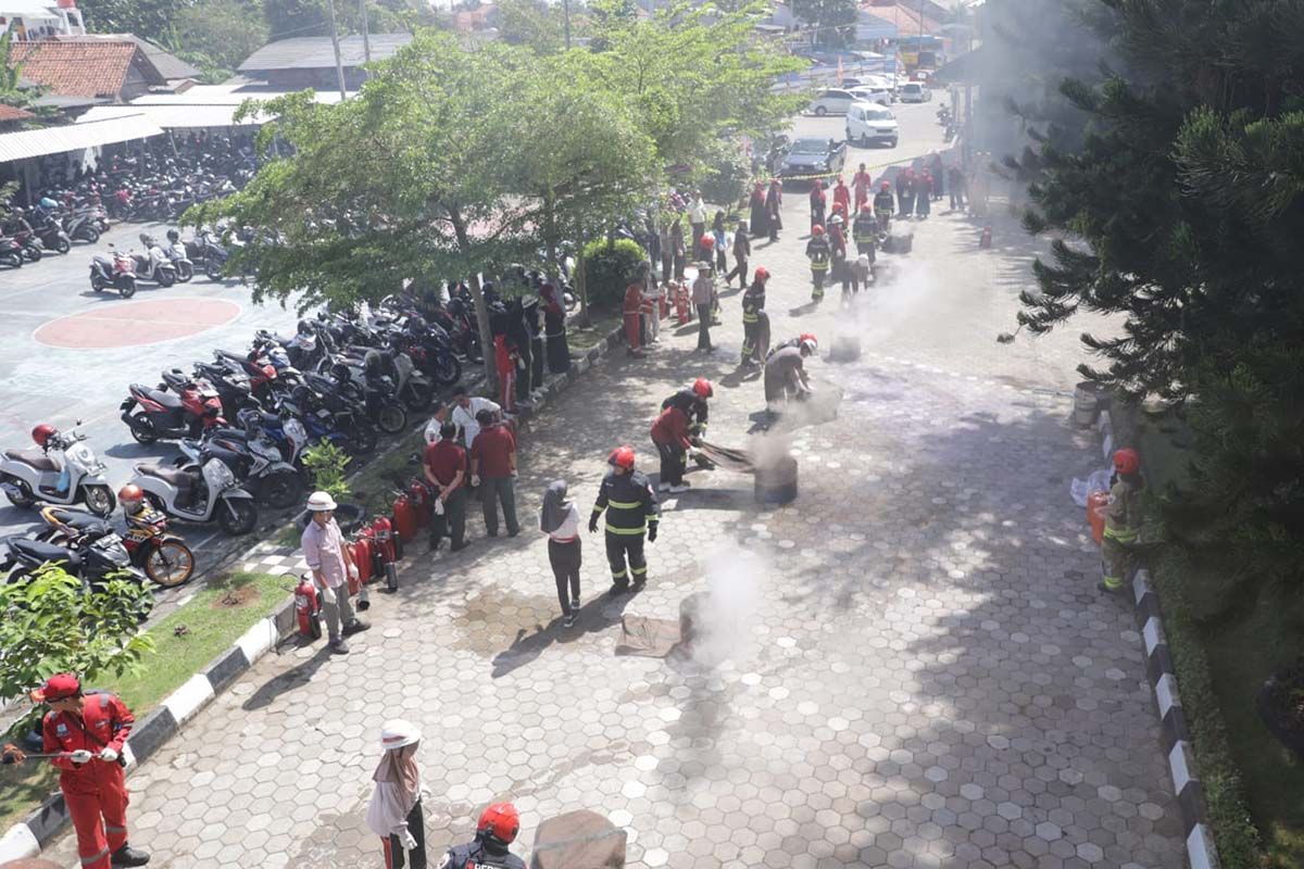 Edukasi penanganan kebakaran bagi mahasiswa, Kilang Cilacap gelar "Firefighters Goes Campus"