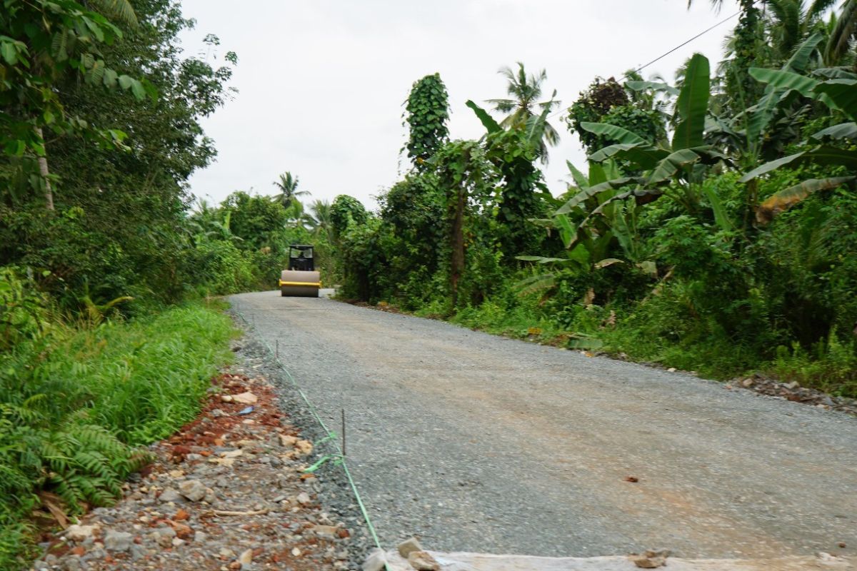 Pemkab Kukar  perbaiki akses jalan ke pedalaman