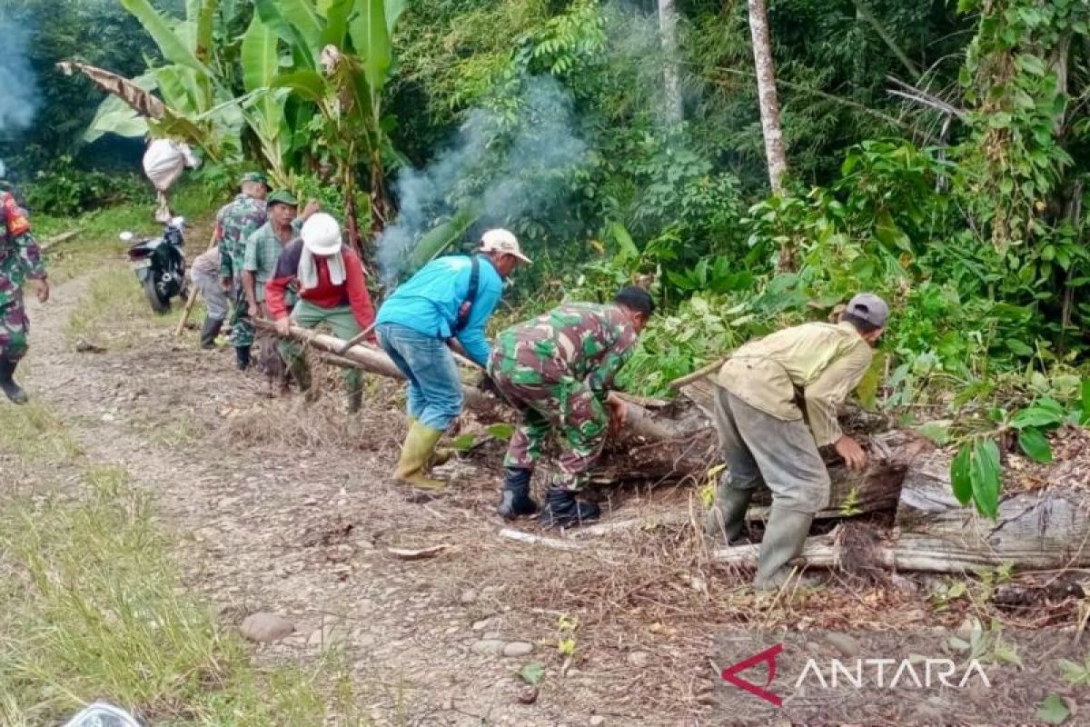 TMMD 121 - Kodim HSS garap jalan penghubung HSS dan HST