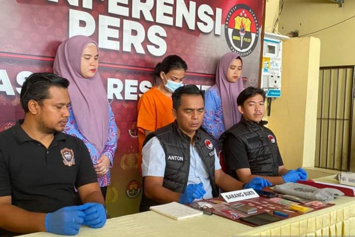 Polres Belitung bekuk seorang perempuan kurir narkotika