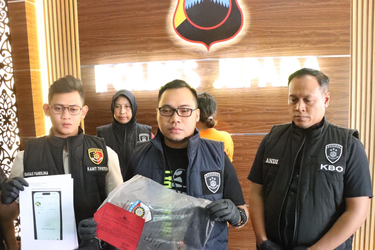 Polres Jepara tangkap selebgram yang promosikan situs judi online