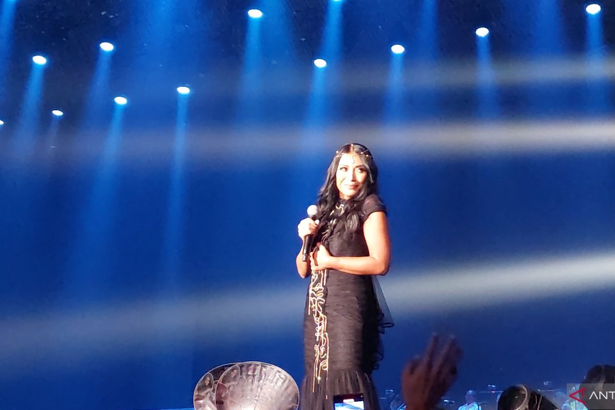 Anggun  nyanyi lagu hits 