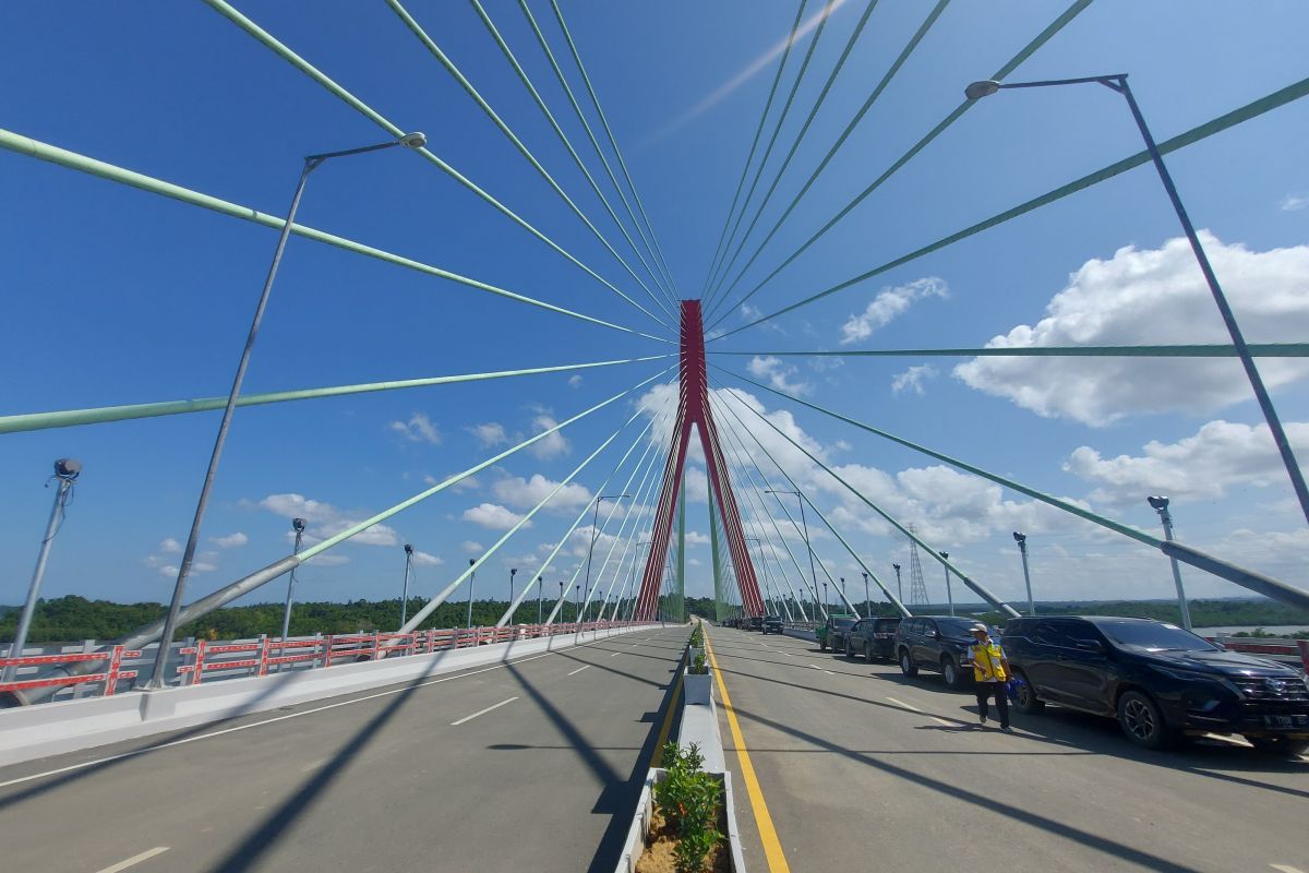 PUPR sebut menara jembatan Pulau Balang terpanjang kedua setelah Suramadu