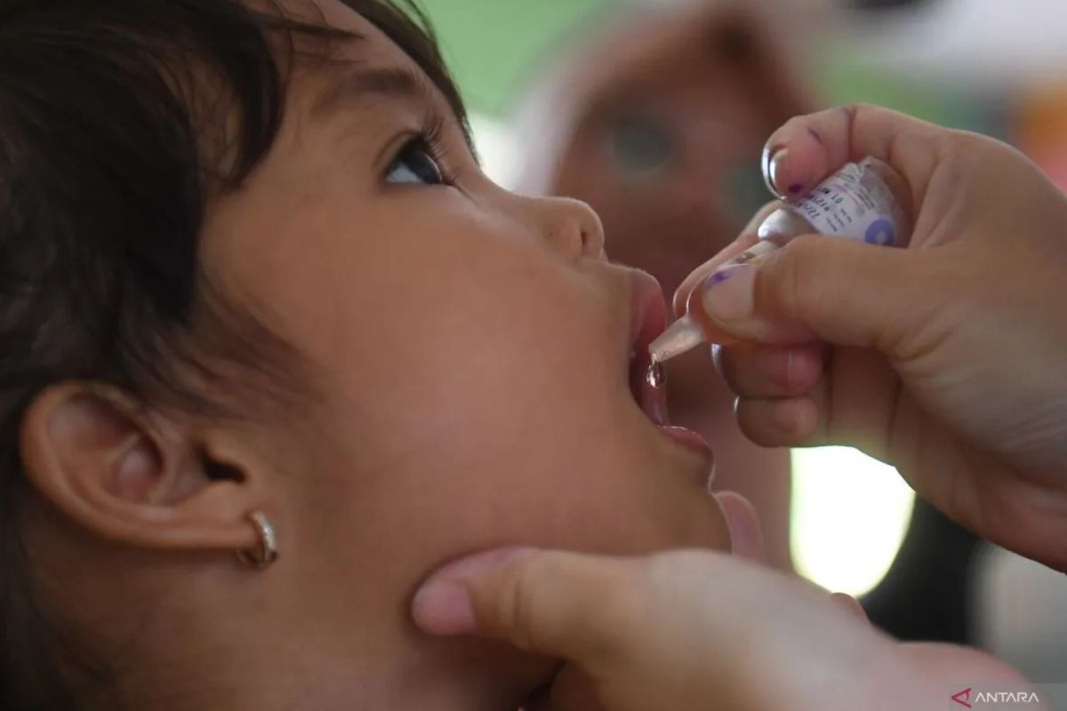 Kebanyakan kasus polio tidak bergejala, ini kata dokter yang harus dilakukan orang tua