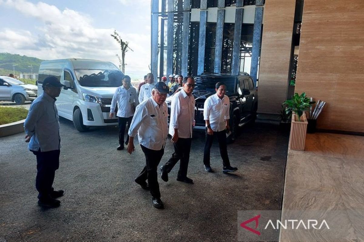 Presiden kumpulkan menteri dan kepala daerah untuk rapat di IKN