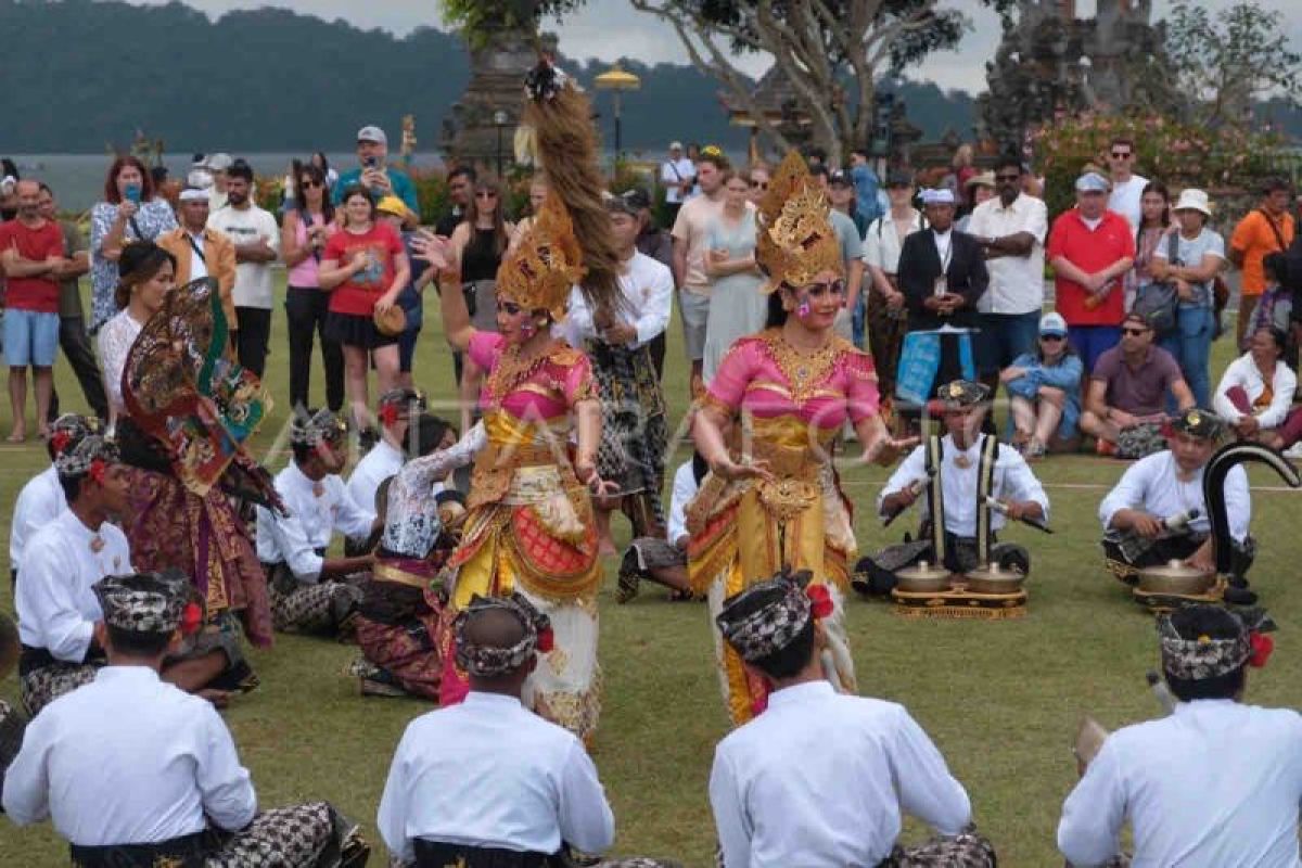 Bali-Raja Ampat-Labuan Bajo menjadi tempat wisata favorit turis asing ...