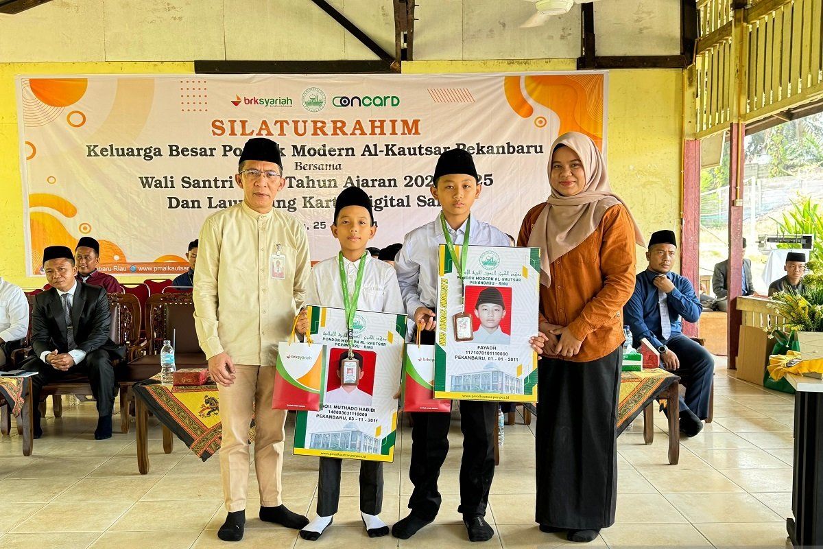 Transaksi keuangan di Ponpes Modern Al Kautsar Pekanbaru mulai gunakan Oncard BRK Syariah