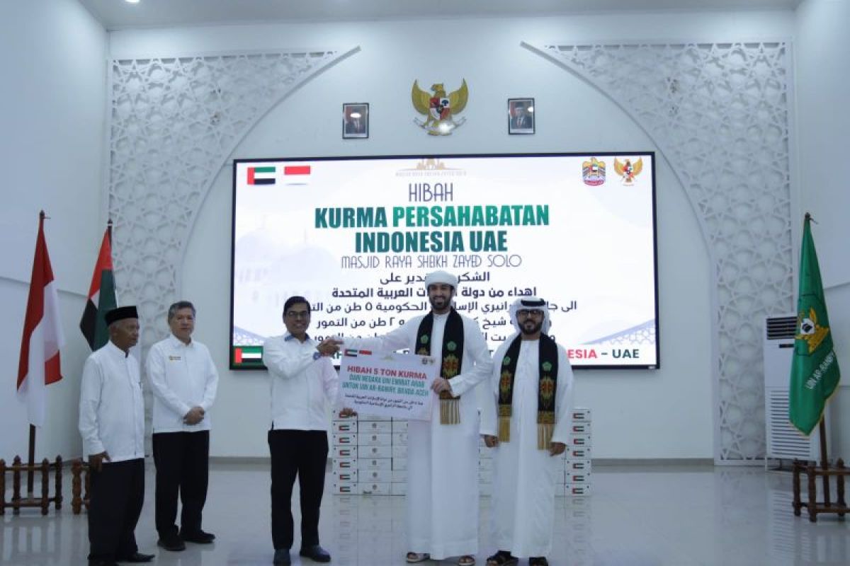 UIN Ar-Raniry terima bantuan lima ton kurma dari UEA