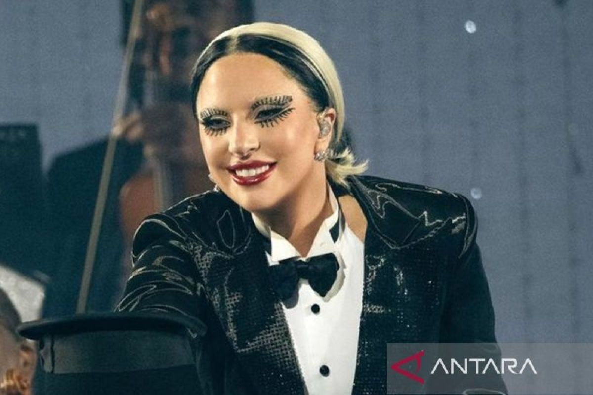 Lady Gaga diwartakan sudah bertunangan