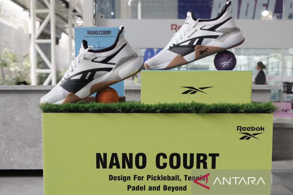 7 perlengkapan wajib bermain padel: Dari raket hingga sepatu khusus