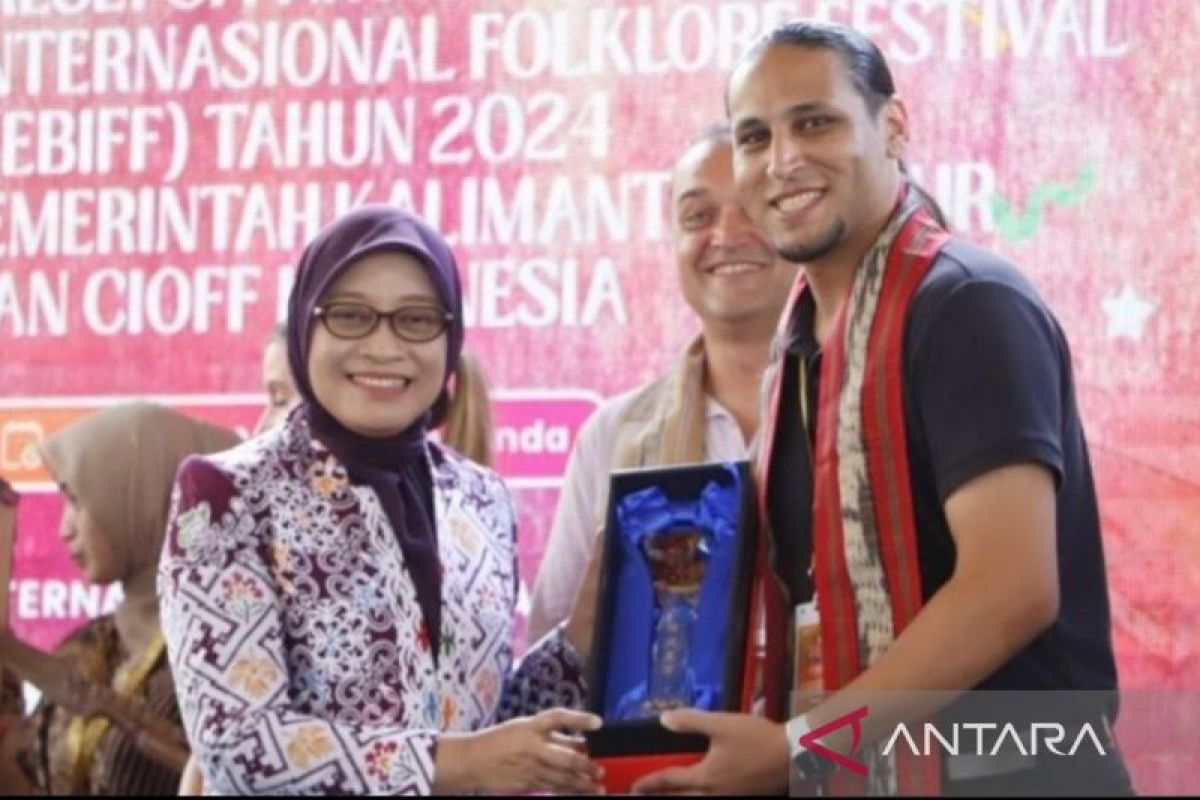 Lagu nusantara  sambut peserta festival Budaya EBIFF