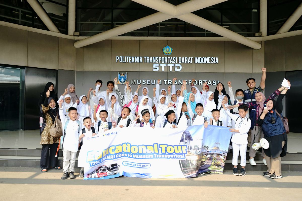 Rayakan Hari Anak Nasional 2024, DAMRI Ajak Siswa SD ke Museum Transportasi