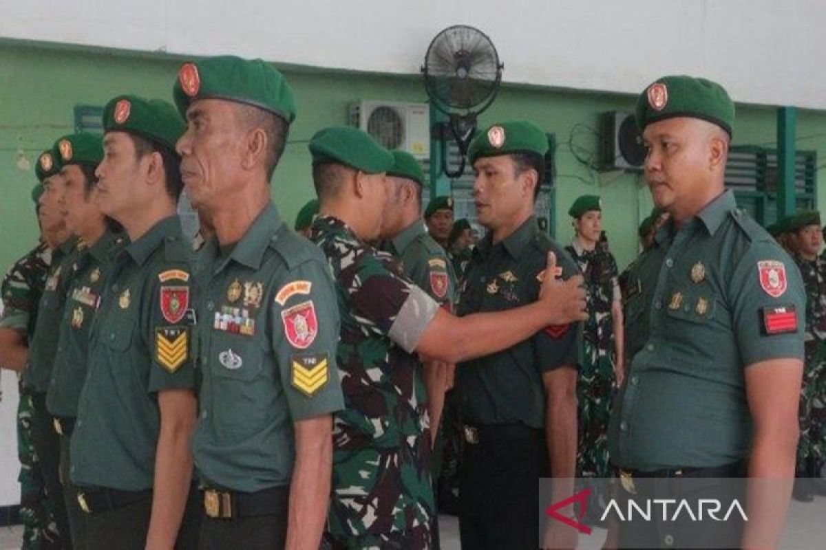 12 Personel Kodim 1001/HSU-BLG Terima Kenaikan Pangkat, Dandim Ingatkan Tantangan Tugas