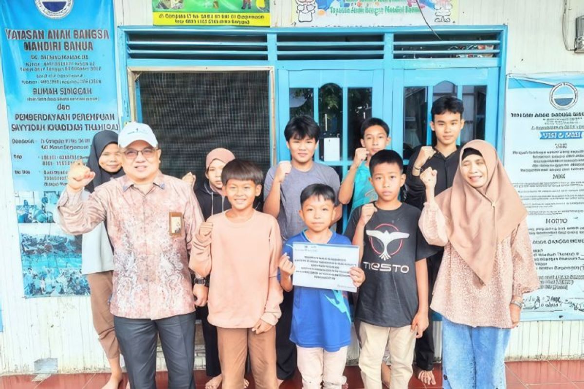 UPZ Bank Kalsel bantu Pendidikan Anak Yatim Piatu dan Dhuafa