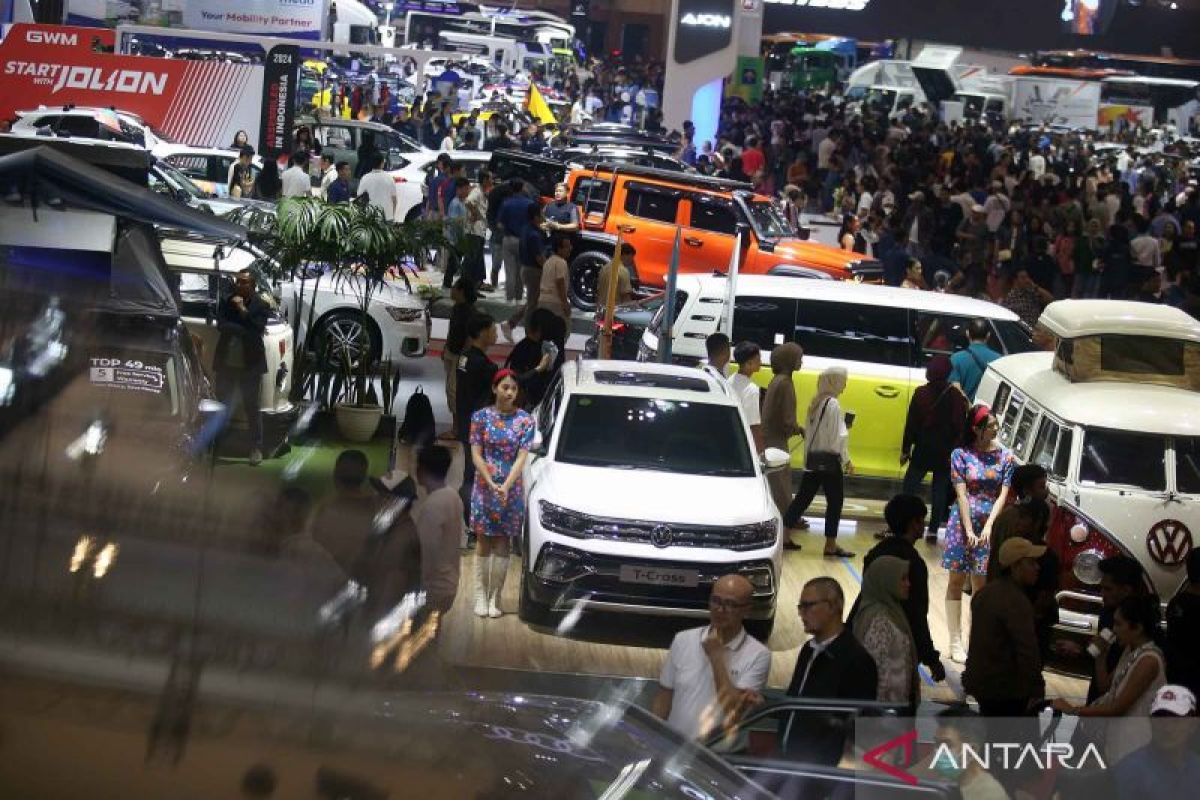 Insentif dan industrialisasi dinilai bisa bangkitkan sektor otomotif