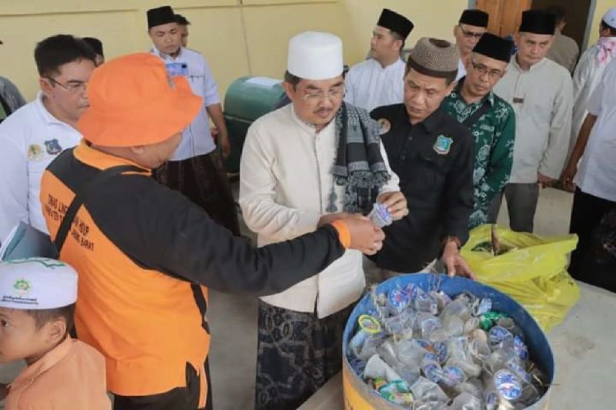 Resmikan TPS-3R Panglima Batur, Bupati Anwar Sadat ajak masyarakat jaga kebersihan lingkungan