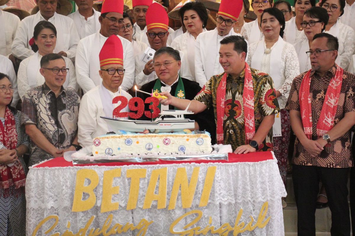 Ikut ibadah syukur di GMIM Betani Sindulang, Wagub Steven ingatkan hal ini