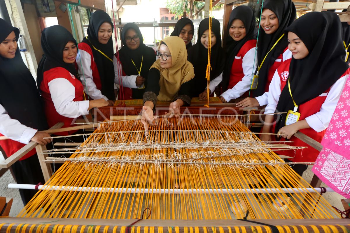 Kemendikbud perkuat pendidikan karakter di LKP