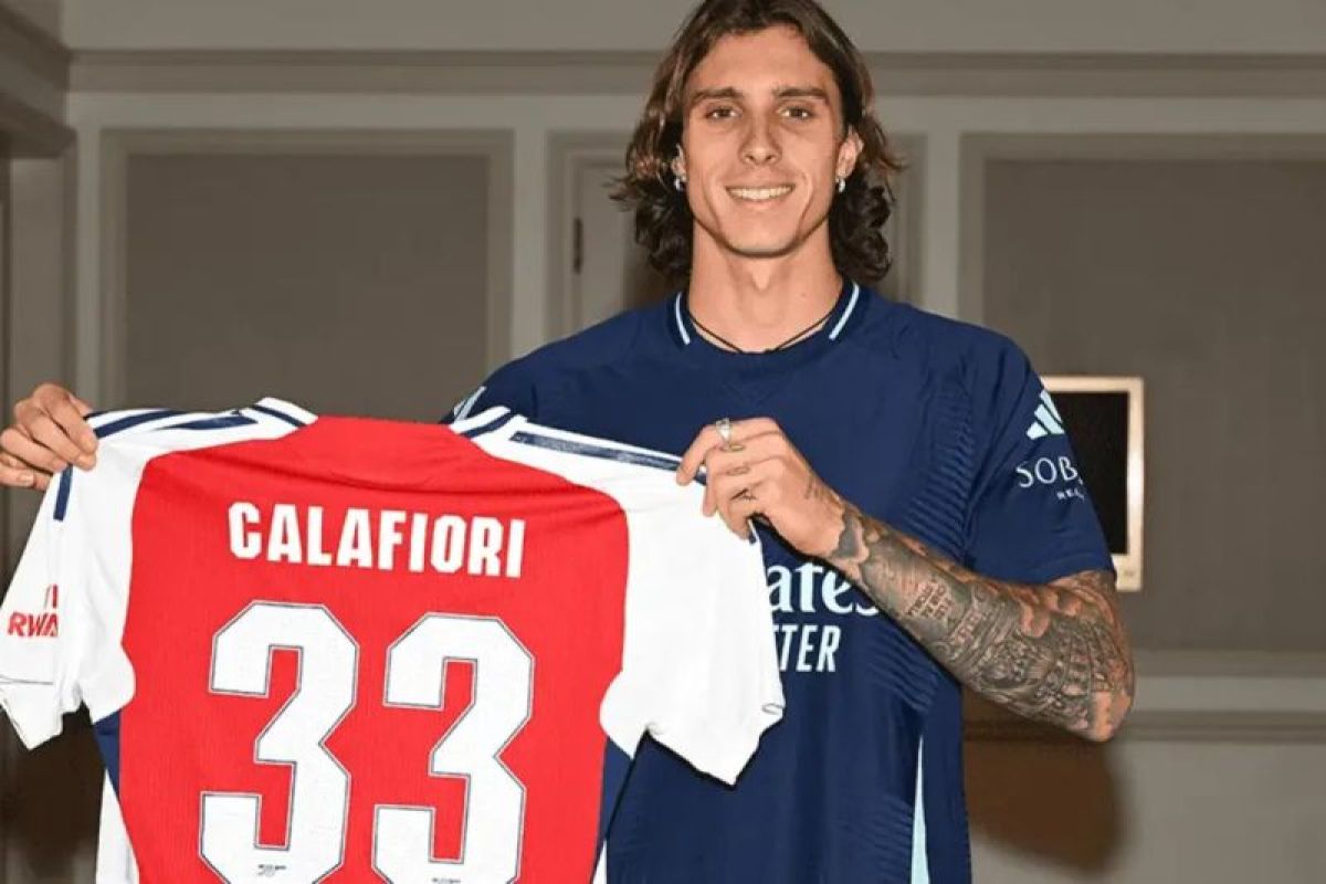 Pemain Italia Riccardo Calafiori resmi berseragam Arsenal