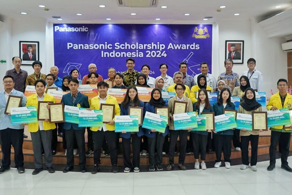 Panasonic GOBEL berikan beasiswa guna mendukung pendidikan yang lebih baik