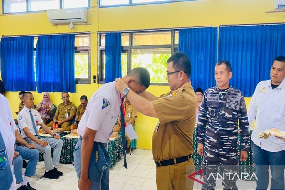 Kotabaru Kesbangpol holds TC for 32 paskibraka cadets