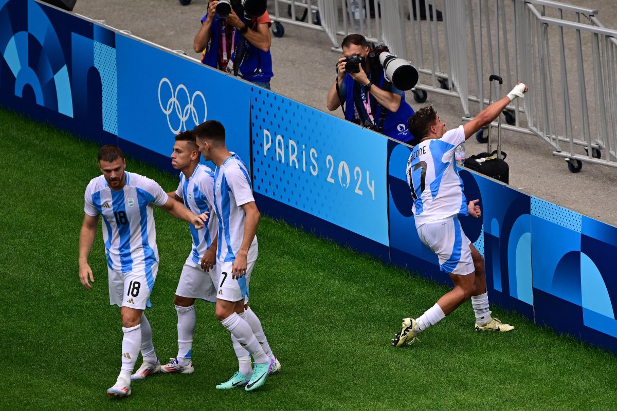 Klasemen akhir Grup B:  Maroko dan Argentina lolos ke perempat final