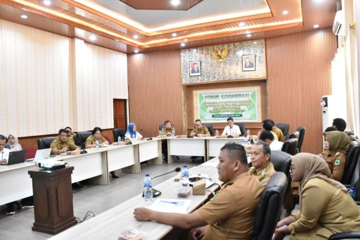 Camat dan kades di Kapuas diminta sosialisasikan sasaran UHC