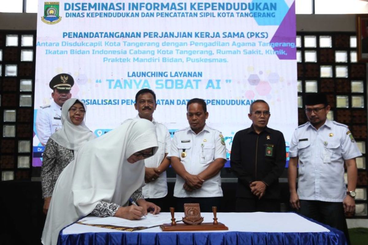 Disdukcapil Kota Tangerang luncurkan layanan konsultasi online 24 jam.