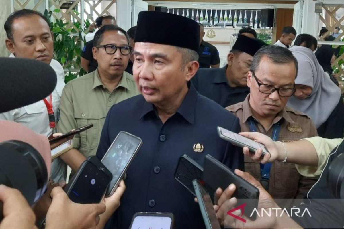 Bey: 5 direksi BUMD siap mundur setelah tandatangani pakta integritas