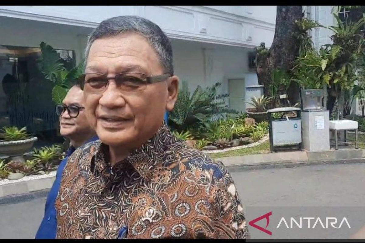 Menteri ESDM Arifin Tasrif  tanggapi terkait digantikan Bahlil: tunggu aja